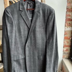 Hugo Boss 46R Charcoal Plaid Sport Coart (NWT)